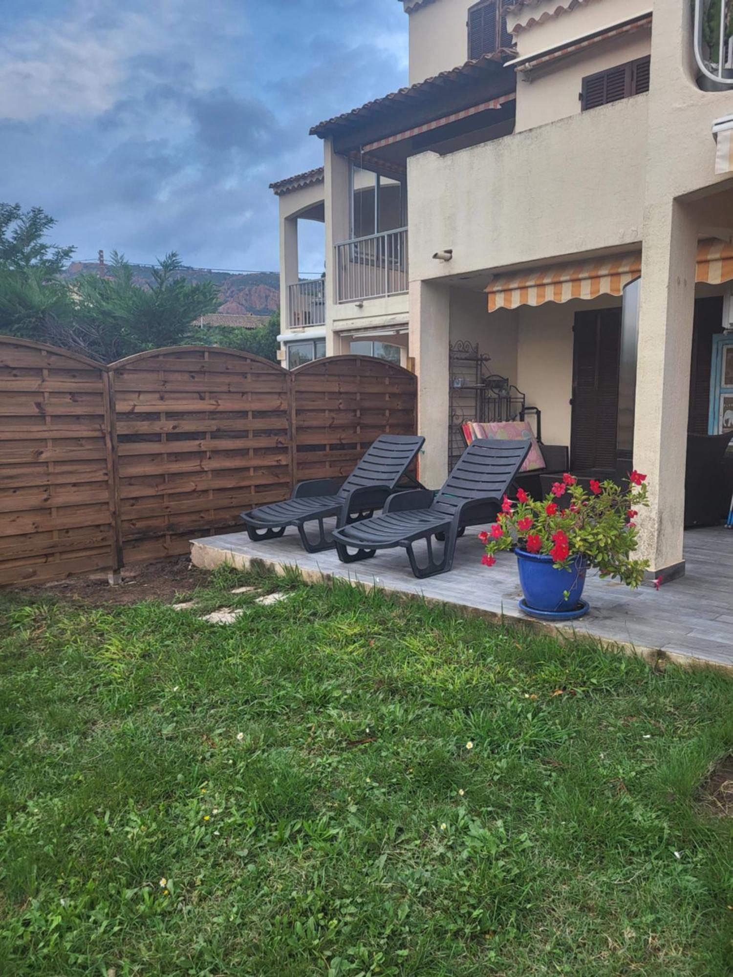 Agay Le Pti Bonheur 60m2 Rez De Jardin, En Bord De